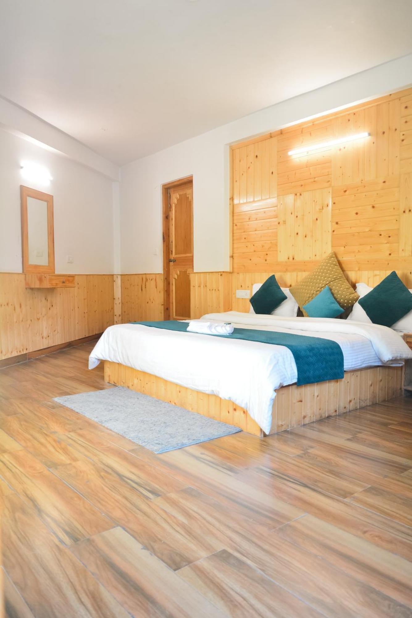 The Neelgiris Otel Manāli Dış mekan fotoğraf