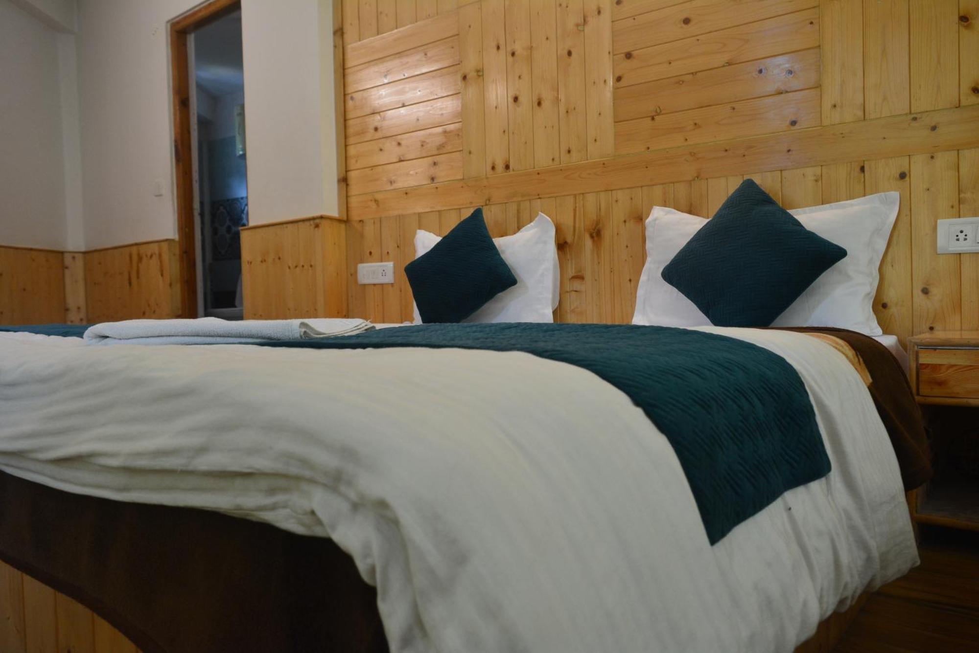 The Neelgiris Otel Manāli Dış mekan fotoğraf