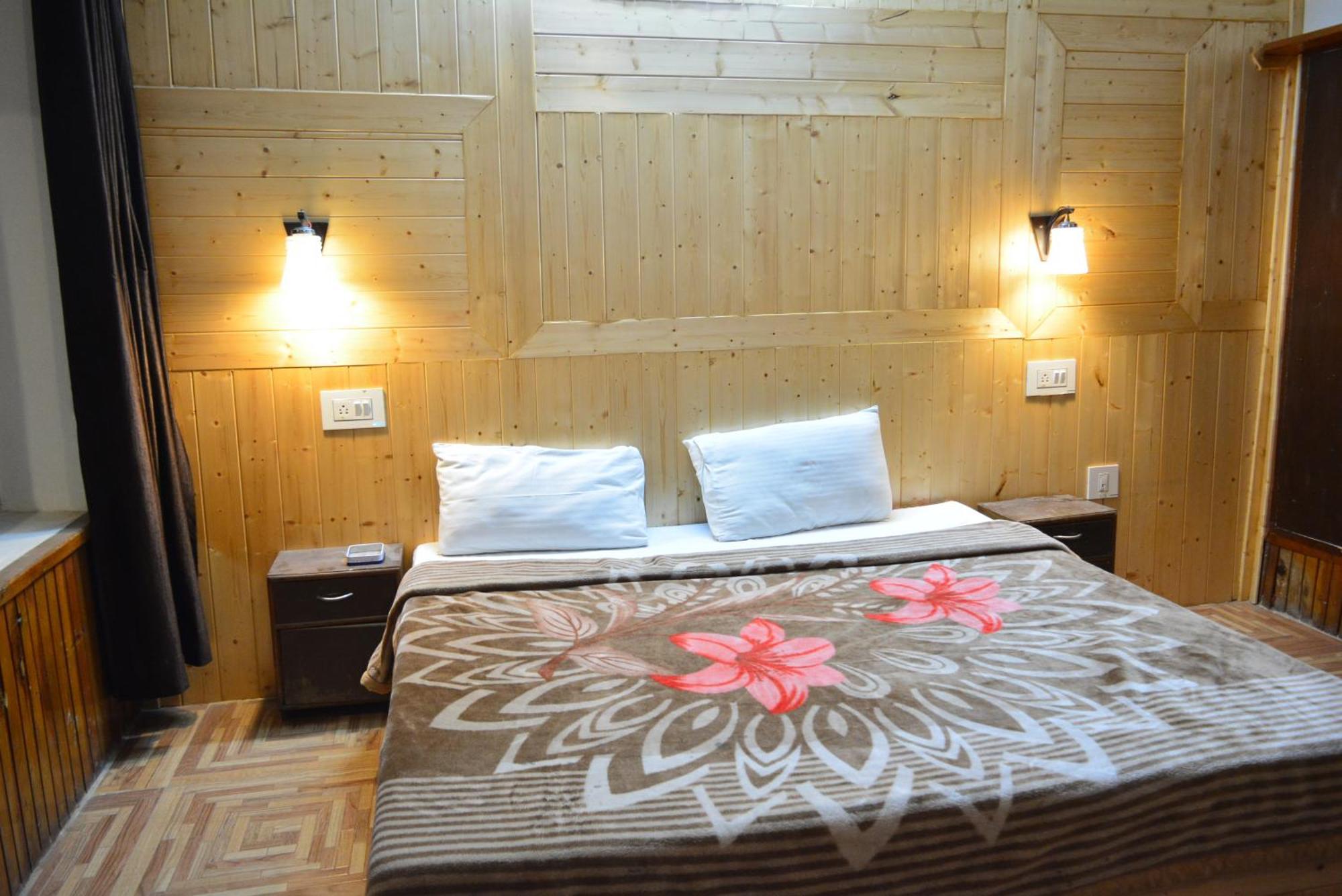 The Neelgiris Otel Manāli Dış mekan fotoğraf